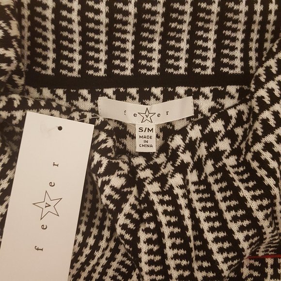 Brand New Fever Poncho Sweater Diamond 2 Sizes S-M & L-XL - Picture 3 of 4